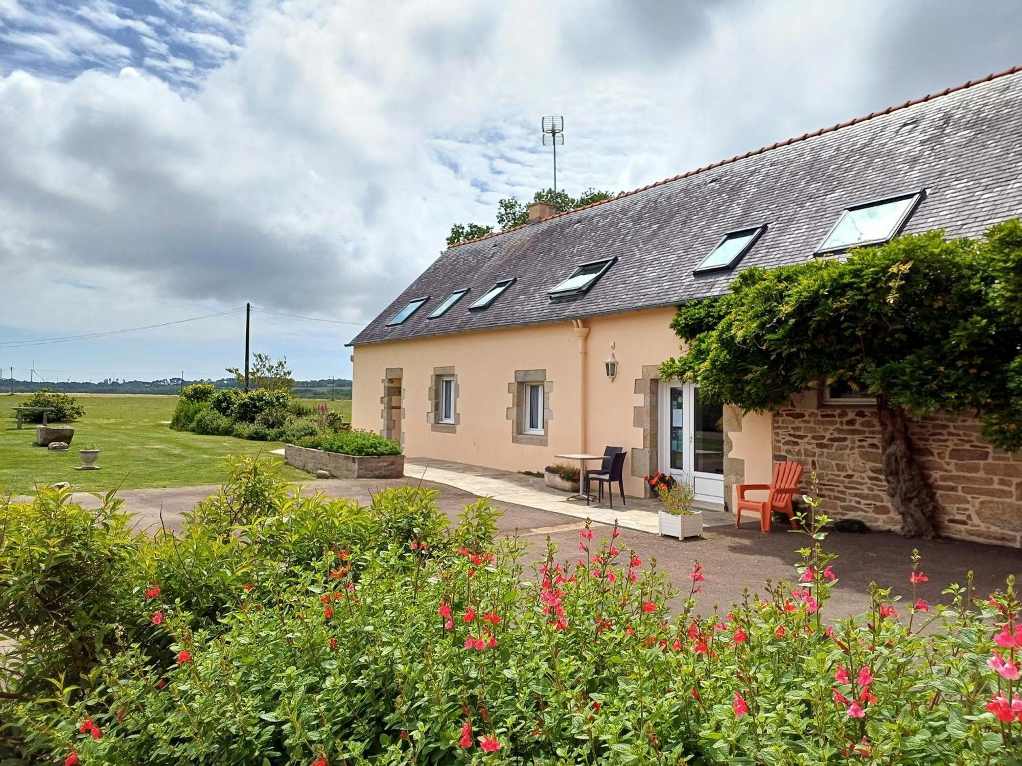 Au Calme A 10Mn Des Baies De Douarnenez Et Audierne Avec Cuisine A Disposition Mahalon Eksteriør billede