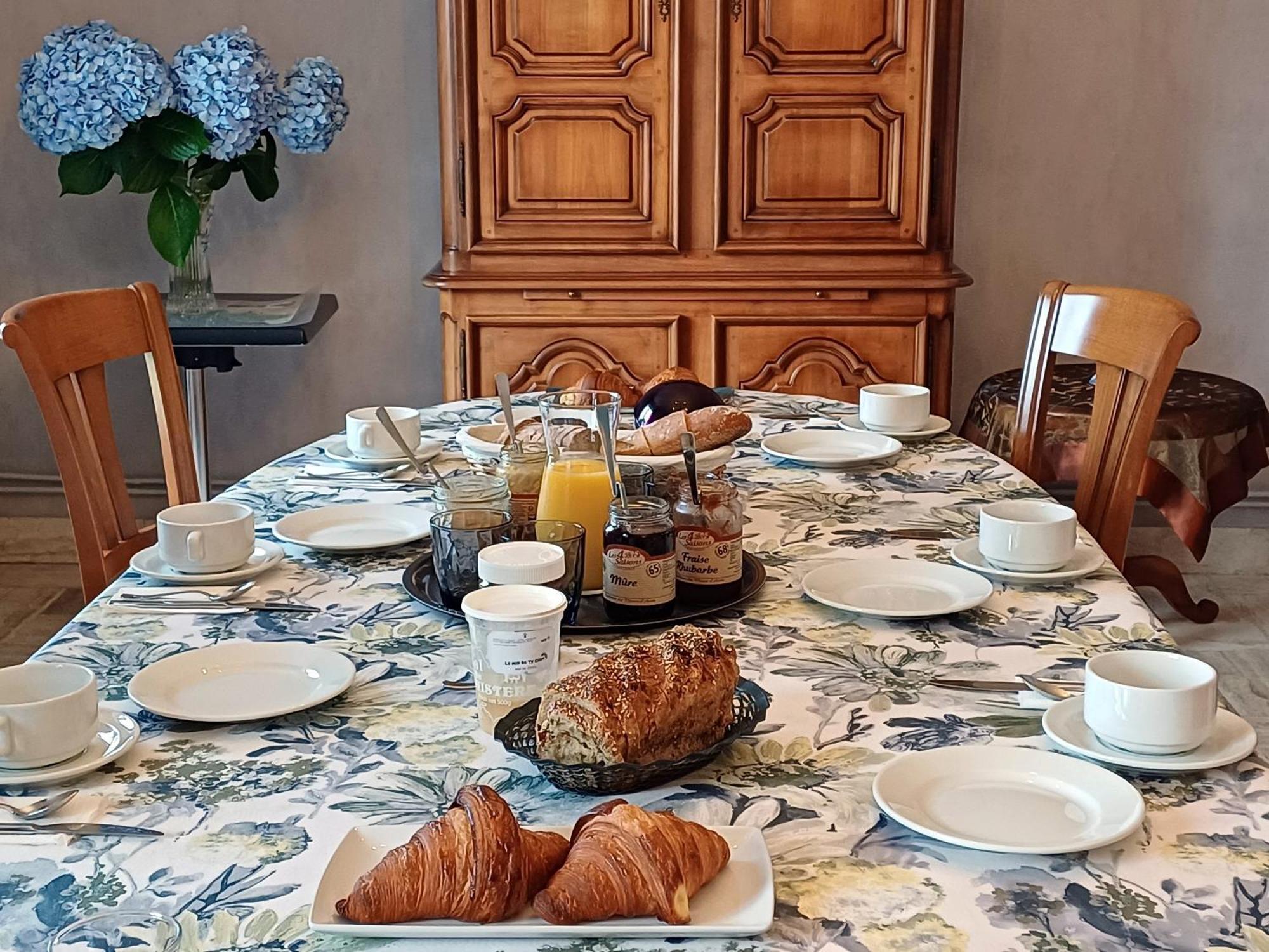 Au Calme A 10Mn Des Baies De Douarnenez Et Audierne Avec Cuisine A Disposition Mahalon Eksteriør billede